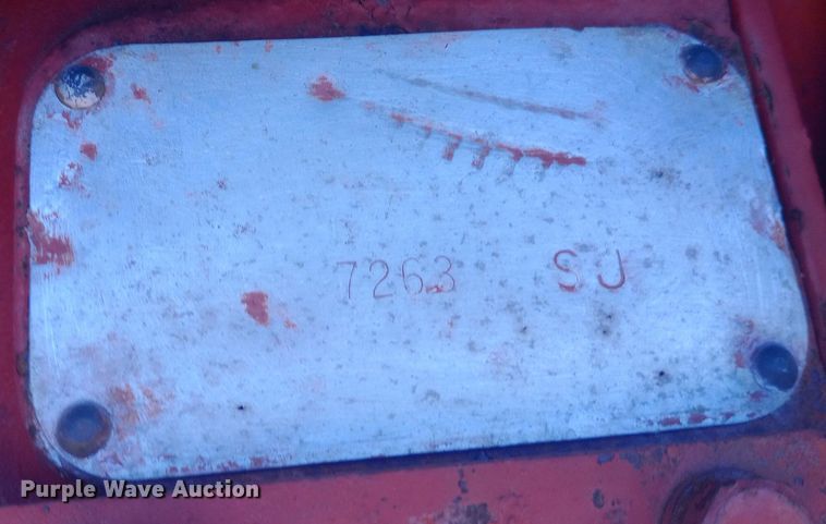 image for item DW0753 1955 International Harvester Utility 300 tractor