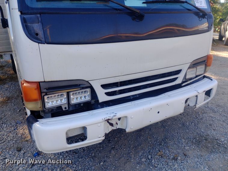 image for item DW0767 1996 Isuzu  NPR flatbed truck