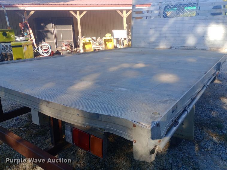 image for item DW0767 1996 Isuzu  NPR flatbed truck