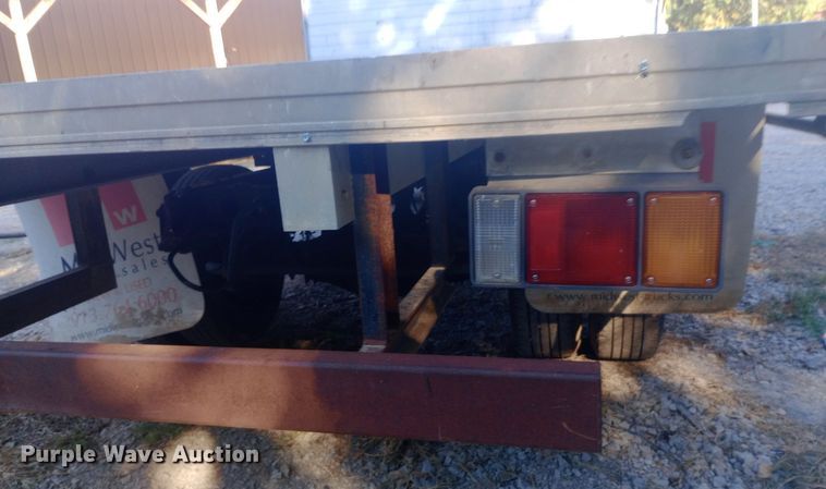 image for item DW0767 1996 Isuzu  NPR flatbed truck