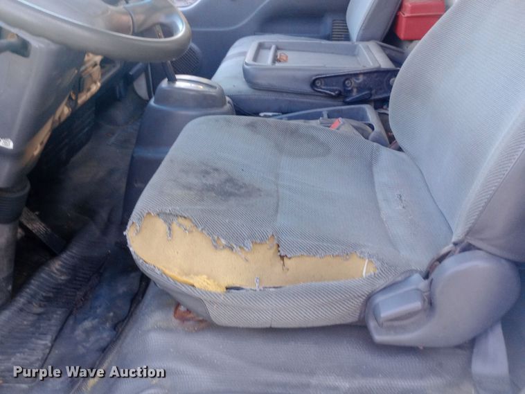 image for item DW0767 1996 Isuzu  NPR flatbed truck