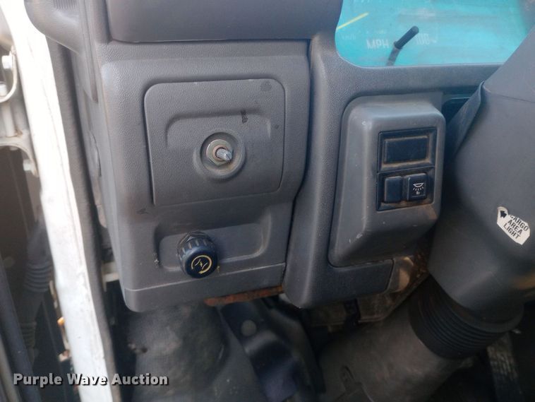 image for item DW0767 1996 Isuzu  NPR flatbed truck