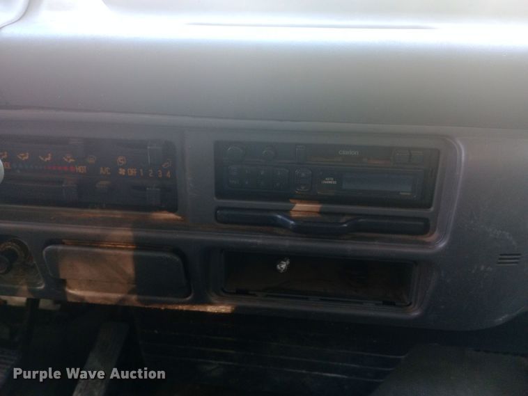 image for item DW0767 1996 Isuzu  NPR flatbed truck