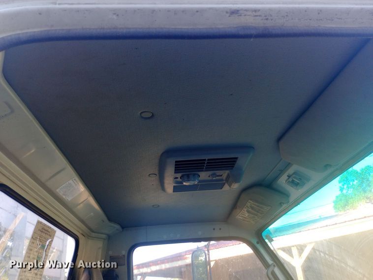 image for item DW0767 1996 Isuzu  NPR flatbed truck