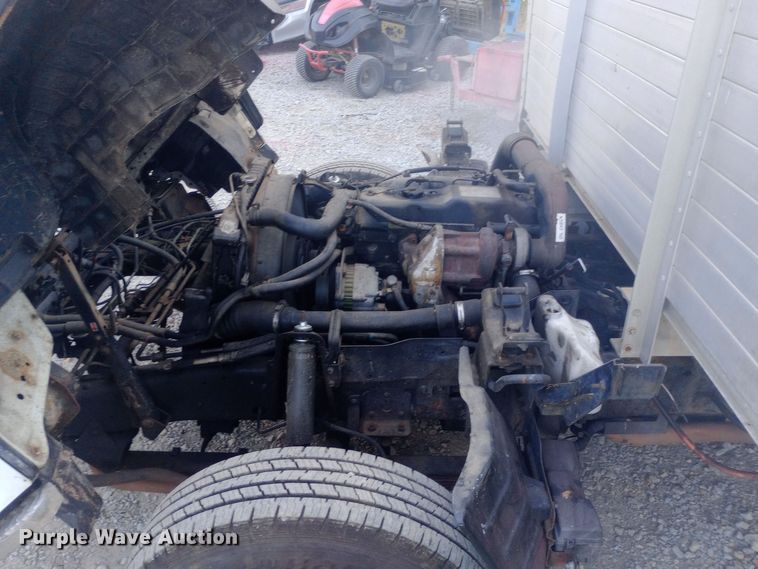 image for item DW0767 1996 Isuzu  NPR flatbed truck