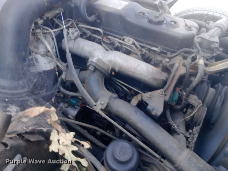 image for item DW0767 1996 Isuzu  NPR flatbed truck