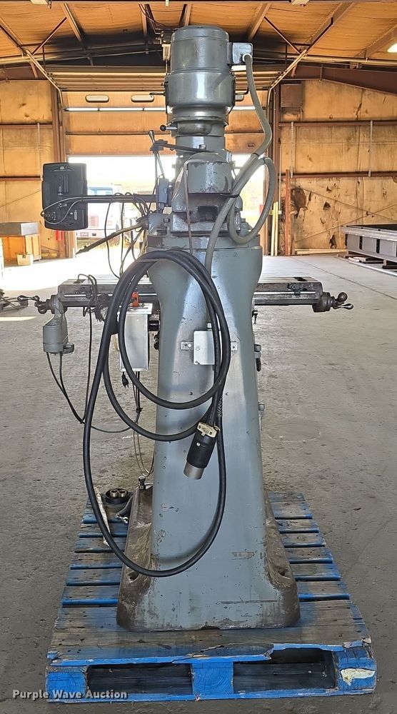 image for item DW3768 Bridgeport 151049 milling machine