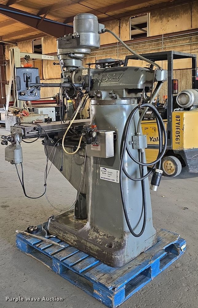 image for item DW3768 Bridgeport 151049 milling machine