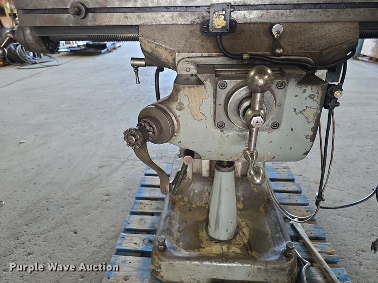 image for item DW3768 Bridgeport 151049 milling machine