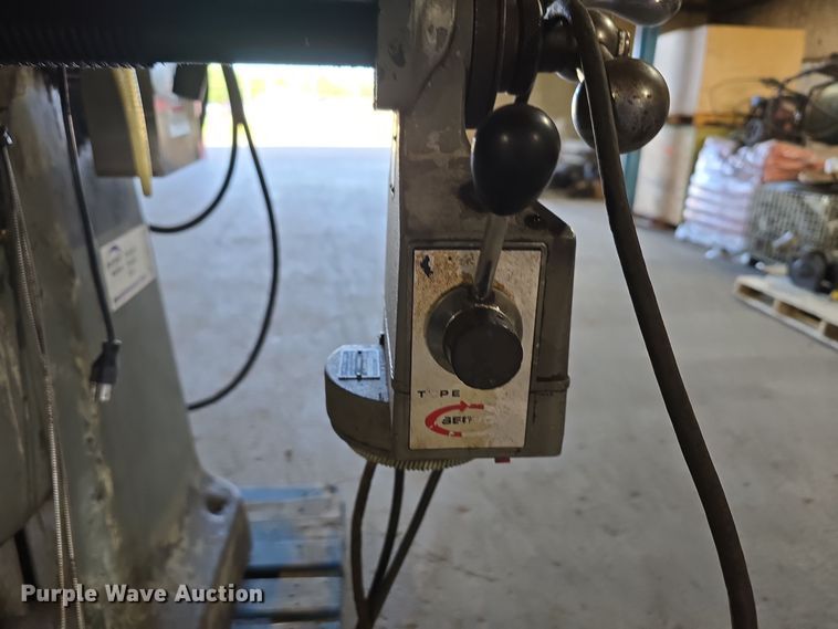 image for item DW3768 Bridgeport 151049 milling machine