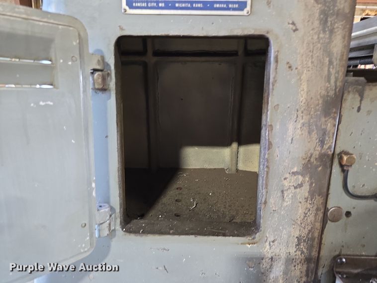 image for item DW3768 Bridgeport 151049 milling machine