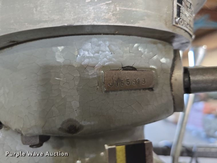 image for item DW3768 Bridgeport 151049 milling machine