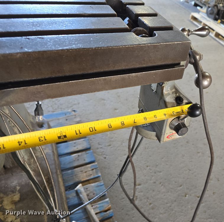 image for item DW3768 Bridgeport 151049 milling machine