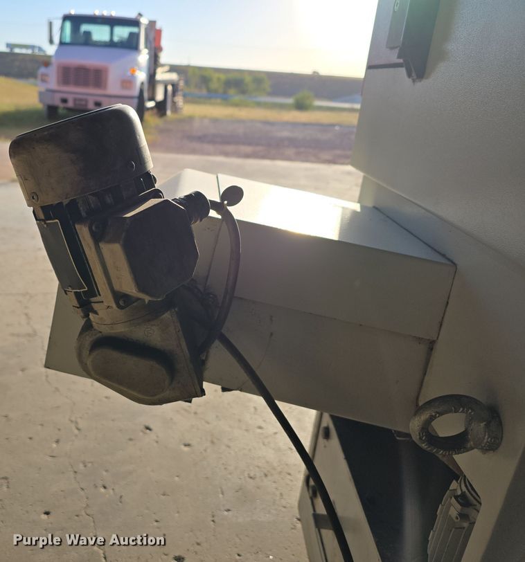 image for item DW3770 2015 Behringer HBE 321A metal cutting saw