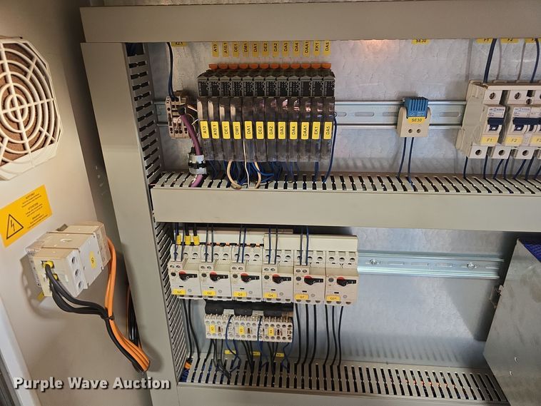 image for item DW3770 2015 Behringer HBE 321A metal cutting saw