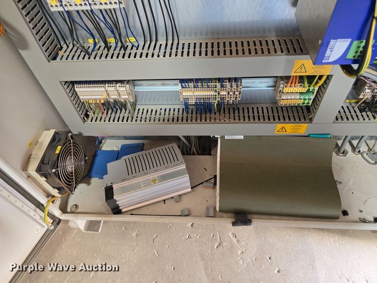 image for item DW3770 2015 Behringer HBE 321A metal cutting saw