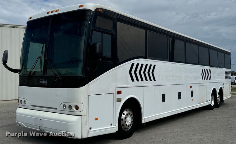 image for item DX1331 2000 Van Hool C2045 coach bus