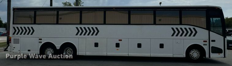 image for item DX1331 2000 Van Hool C2045 coach bus