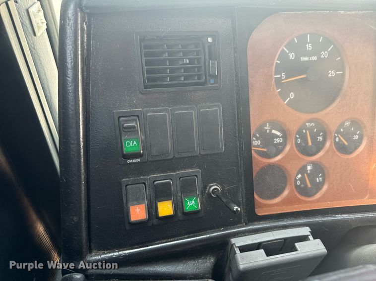 image for item DX1331 2000 Van Hool C2045 coach bus