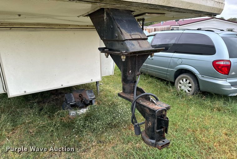 image for item DX1344 1996 Fleetwood Savannah 30 5X camper