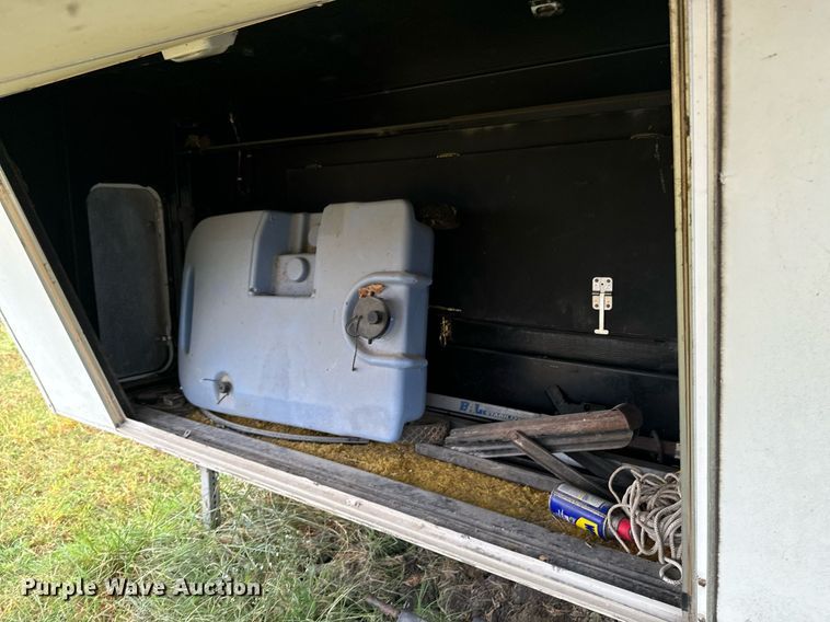 image for item DX1344 1996 Fleetwood Savannah 30 5X camper