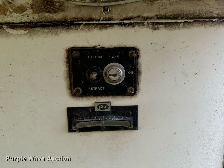 image for item DX1344 1996 Fleetwood Savannah 30 5X camper