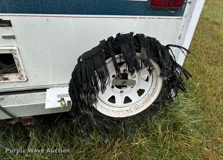 image for item DX1344 1996 Fleetwood Savannah 30 5X camper