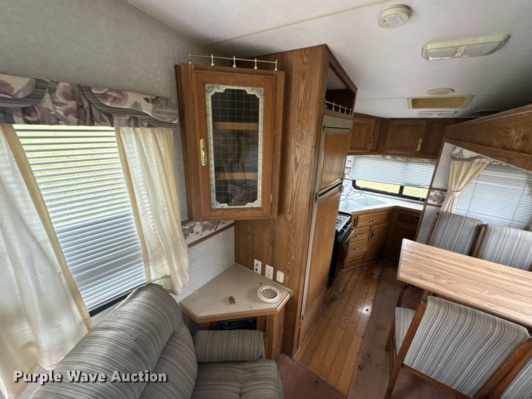 image for item DX1344 1996 Fleetwood Savannah 30 5X camper