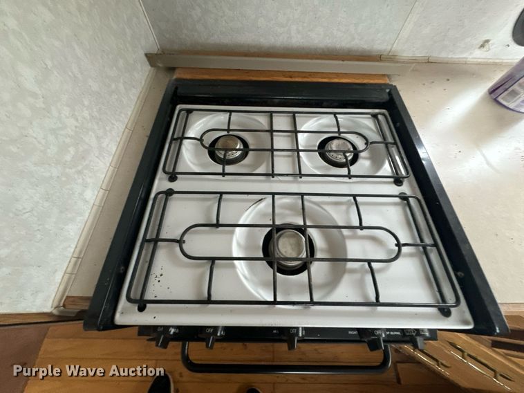 image for item DX1344 1996 Fleetwood Savannah 30 5X camper