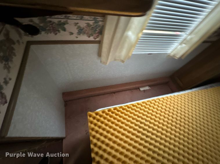 image for item DX1344 1996 Fleetwood Savannah 30 5X camper