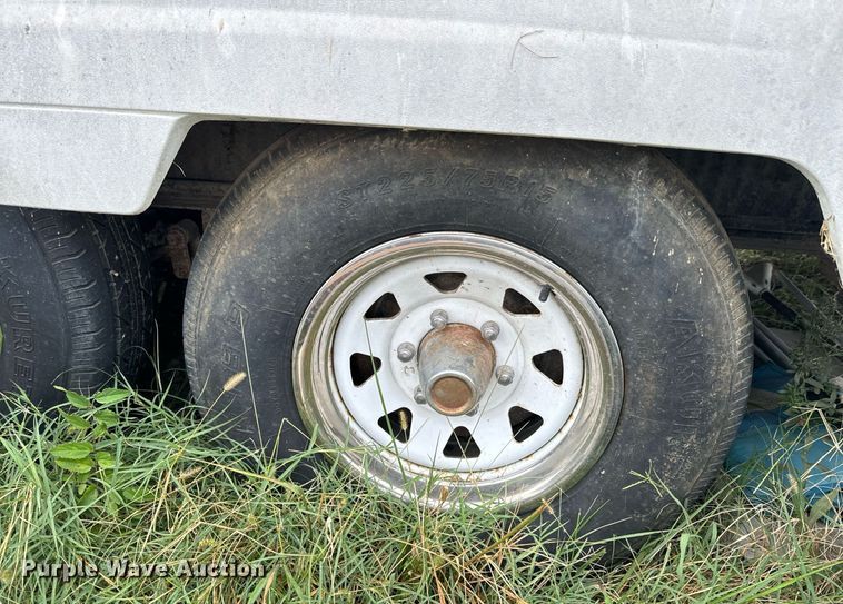 image for item DX1344 1996 Fleetwood Savannah 30 5X camper