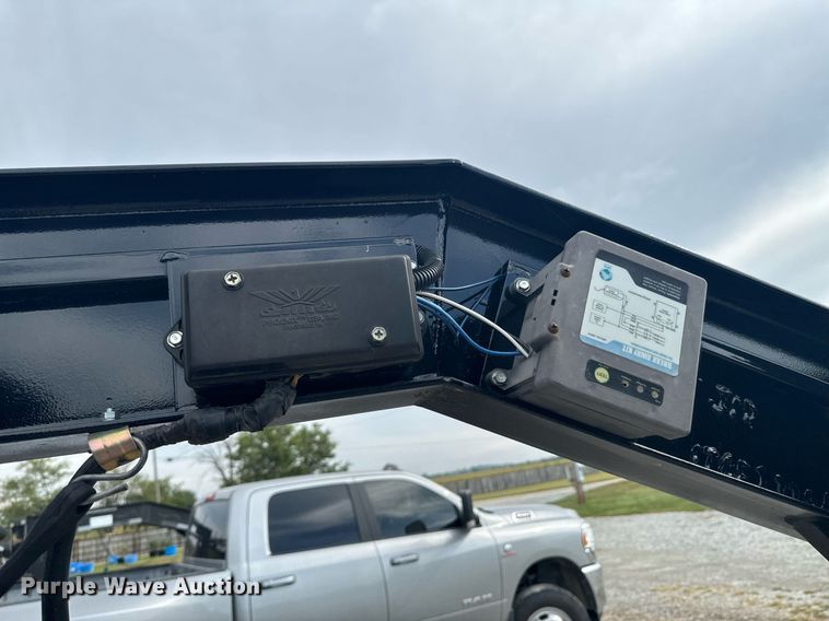 image for item DX1348 2017 Titan equipment trailer