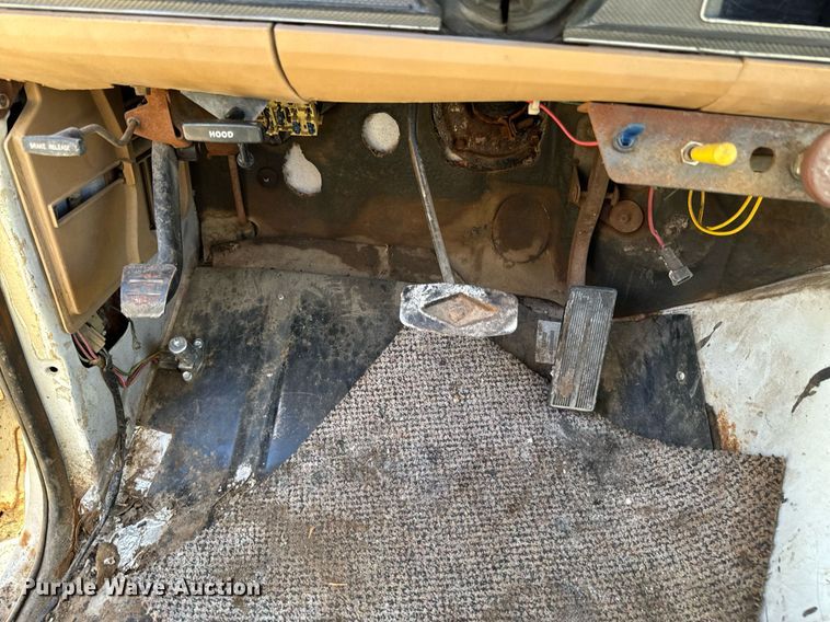image for item DX1356 1984 Ford F350 dump flatbed pickup truck