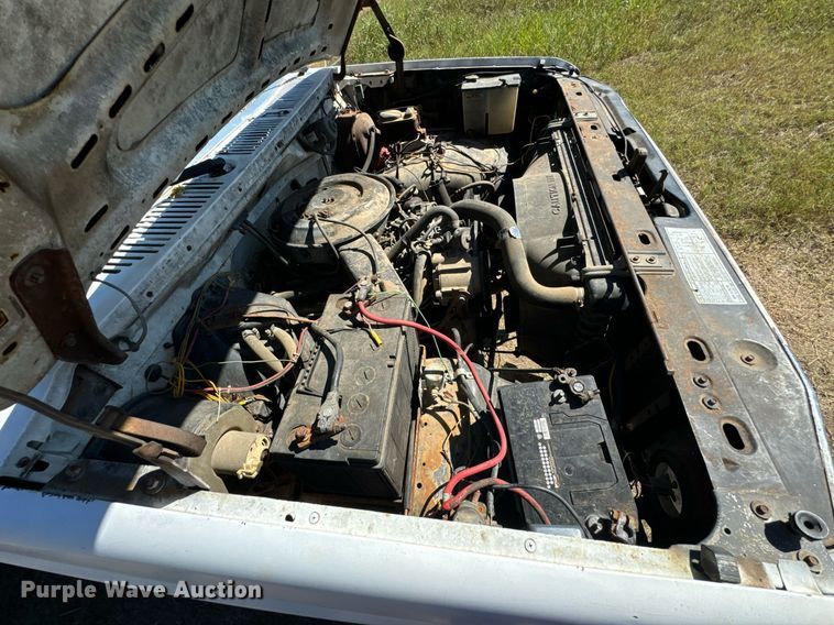 image for item DX1356 1984 Ford F350 dump flatbed pickup truck