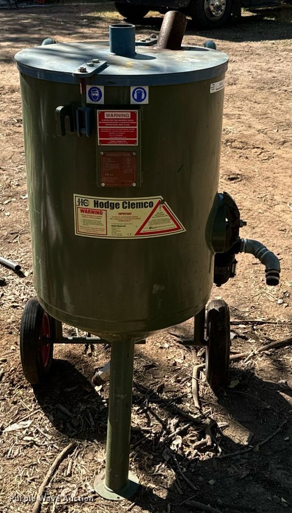 image for item DX1361 2014 Hodge Clemco 2452 sandblaster