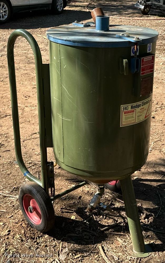 image for item DX1361 2014 Hodge Clemco 2452 sandblaster