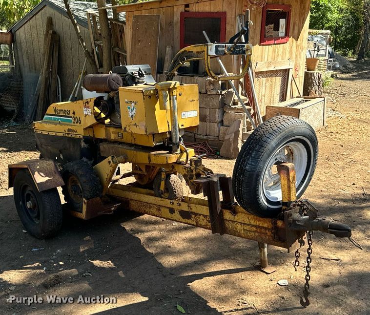 image for item DX1363 1993 Vermeer 206 stump grinder