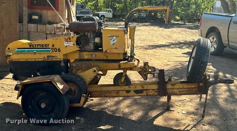 image for item DX1363 1993 Vermeer 206 stump grinder