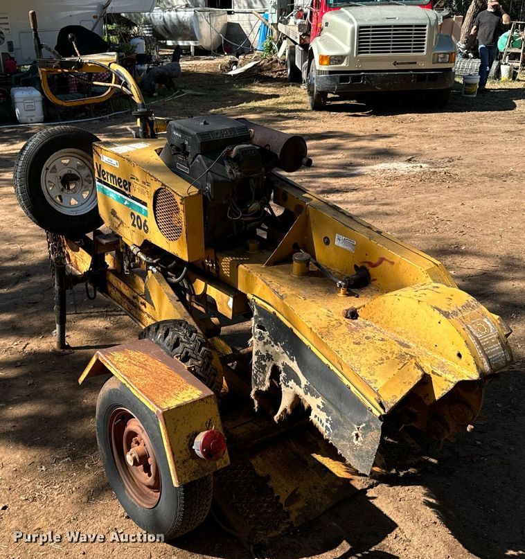 image for item DX1363 1993 Vermeer 206 stump grinder