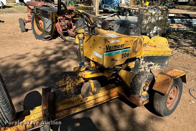 image for item DX1363 1993 Vermeer 206 stump grinder