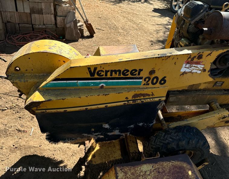 image for item DX1363 1993 Vermeer 206 stump grinder
