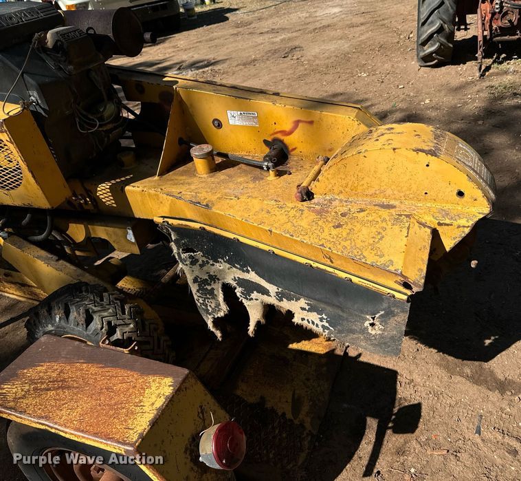 image for item DX1363 1993 Vermeer 206 stump grinder