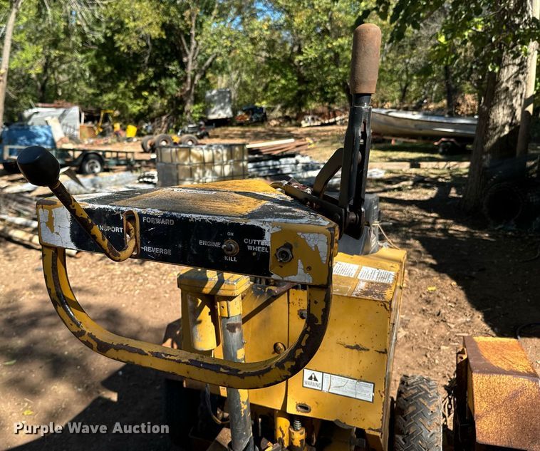 image for item DX1363 1993 Vermeer 206 stump grinder