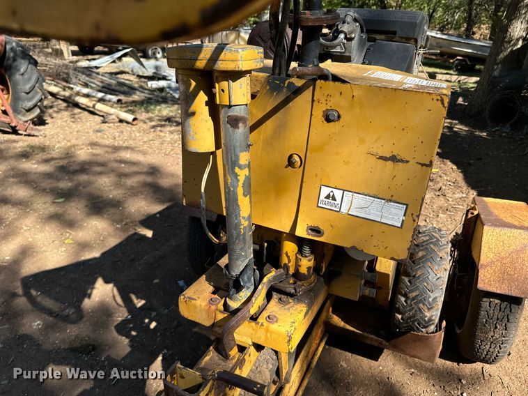 image for item DX1363 1993 Vermeer 206 stump grinder