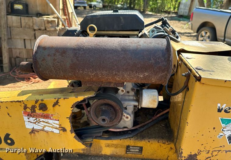 image for item DX1363 1993 Vermeer 206 stump grinder