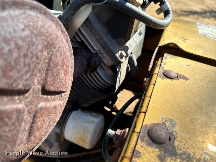 image for item DX1363 1993 Vermeer 206 stump grinder