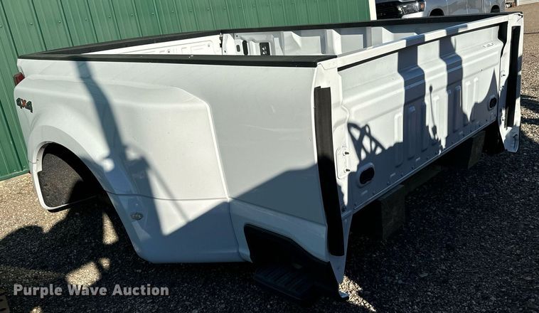 image for item DX3609 2024 Ford F350 pickup truck bed