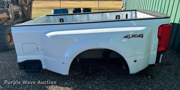 image for item DX3609 2024 Ford F350 pickup truck bed