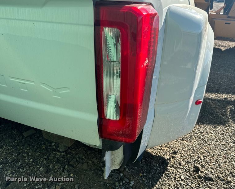 image for item DX3609 2024 Ford F350 pickup truck bed