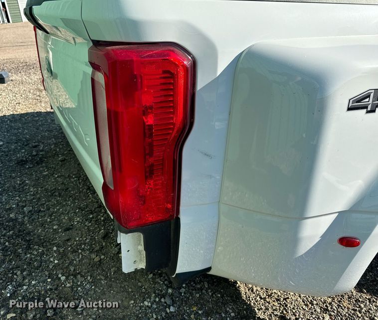 image for item DX3609 2024 Ford F350 pickup truck bed